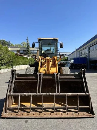Hyundai HL730-9A 4X4 Radlader Mulch-/Klappschaufel KLIMA A 2016 - HL730-9A 4X4 Radlader Mulch-/Klappschaufel KLIMA A/C image 3