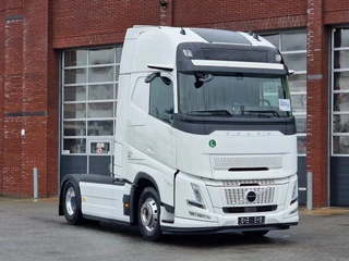 Volvo FH 13.500 Aero Globetrotter XL 4x2 - I Save - Retarder - I parkcool - 2x tank - Mirror cams