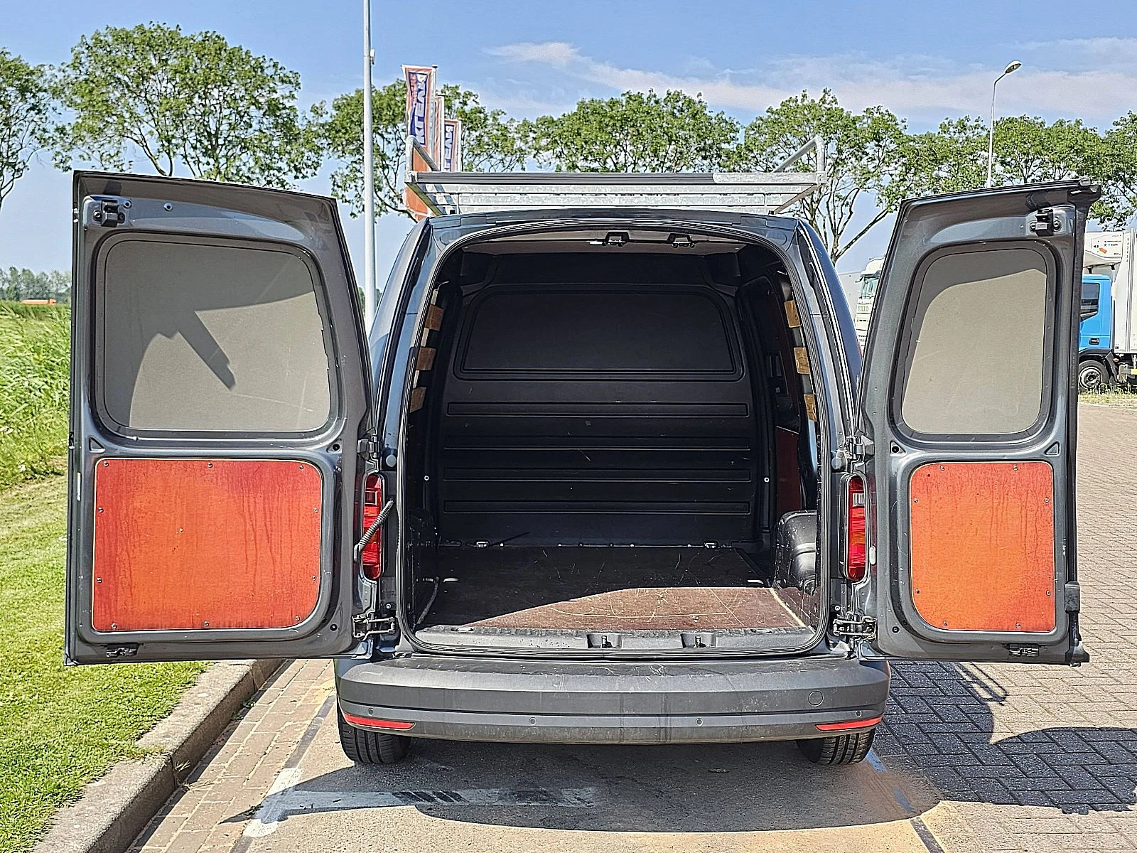 Volkswagen Caddy 2019 - 2.0 obrázek 13