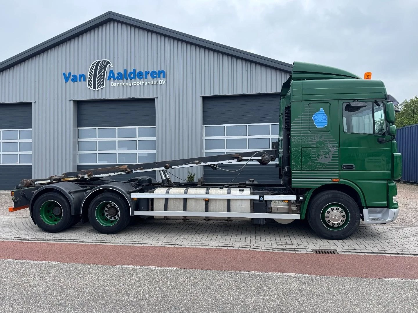 DAF XF105-460 Manual, Retarder, 10 Wheels 2011 afbeelding 2