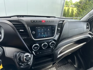 Iveco Daily 2024 - 35S14 2.3D 136 PK FACELIFT / L2H2 / ** 20.950 KM ** / TREKHAAK / 3.500 KG AHG / 270 ACHTERDEUREN / ECC AIRCO / APPLE CARPLAY / 3 ZITS obrazek 10