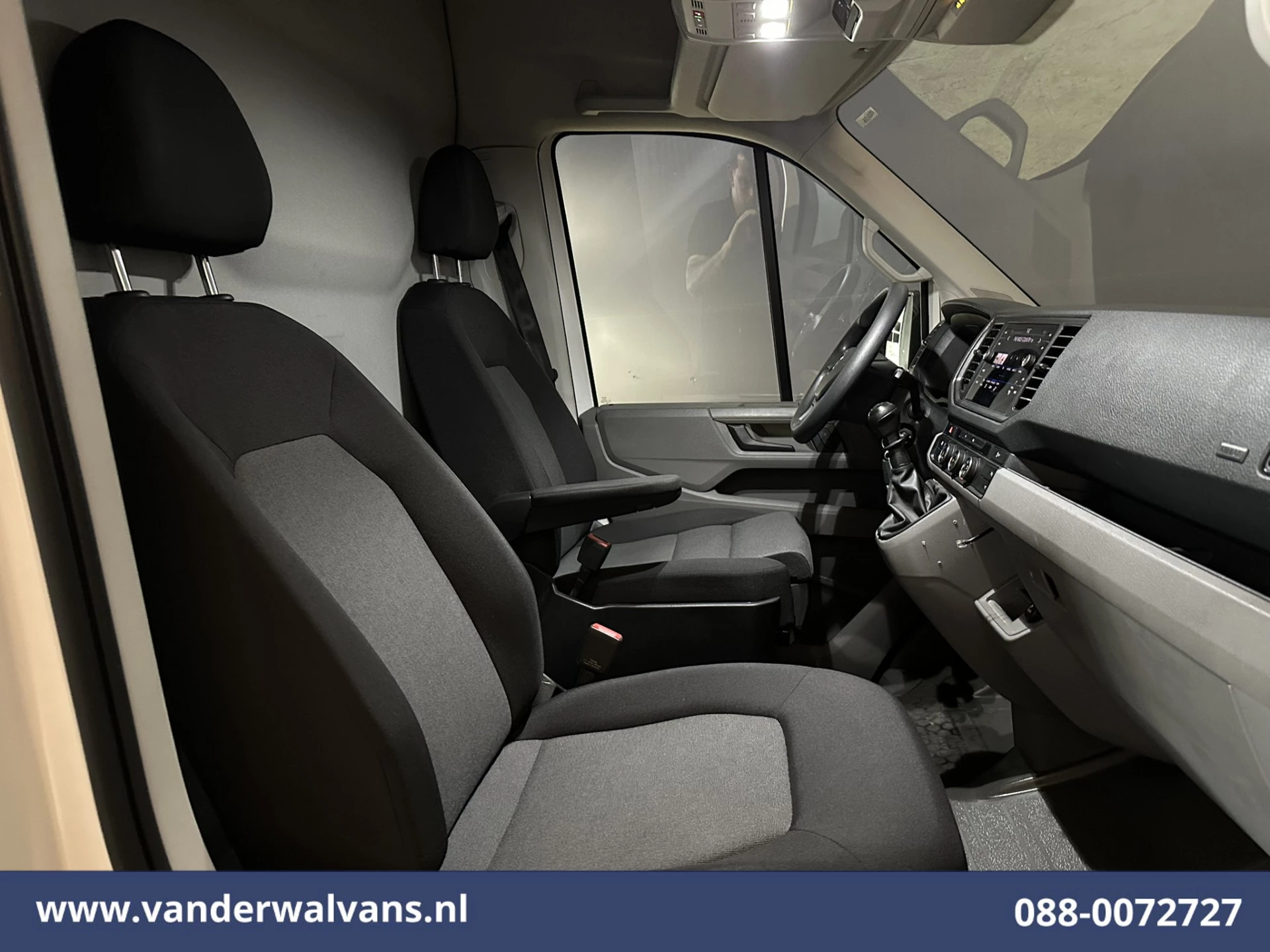 Volkswagen Crafter 2021 - 2.0 TDI 141pk L3H3 L2H2 Euro6 Airco | Navigatie | Apple Carplay | Chauffeursstoel zdjęcie 17