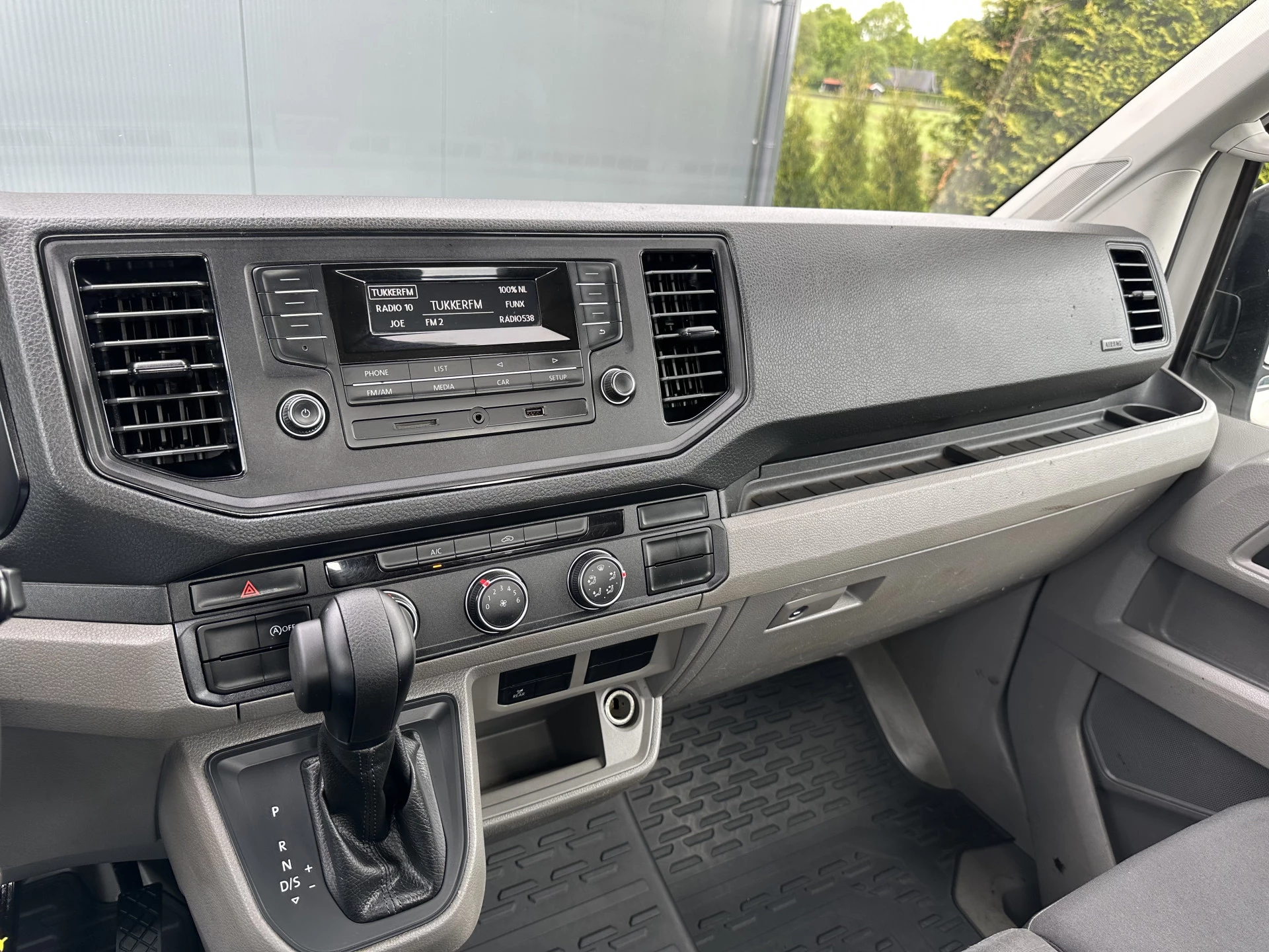 Volkswagen Crafter 2018 - 35 2.0 TDI 177 PK / DSG AUTOMAAT / 1e EIG. / PICK UP / HOGEDRUKSPUIT OPBOUW / REINIGINGSVOERTUIG / 3 TONS TREKHAAK obrázek 12