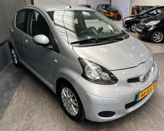 Toyota Aygo 2011 - 1.0-12V Comfort 2e Eigenaar - NAP - Navigatie - Airco image 14