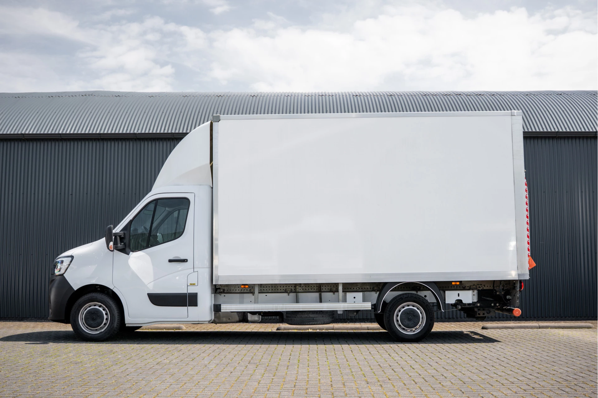 Renault Master 2023 - **2.3dCi | Bakwagen met Laadklep | LED | Carplay | Camera | Cruise** image 5