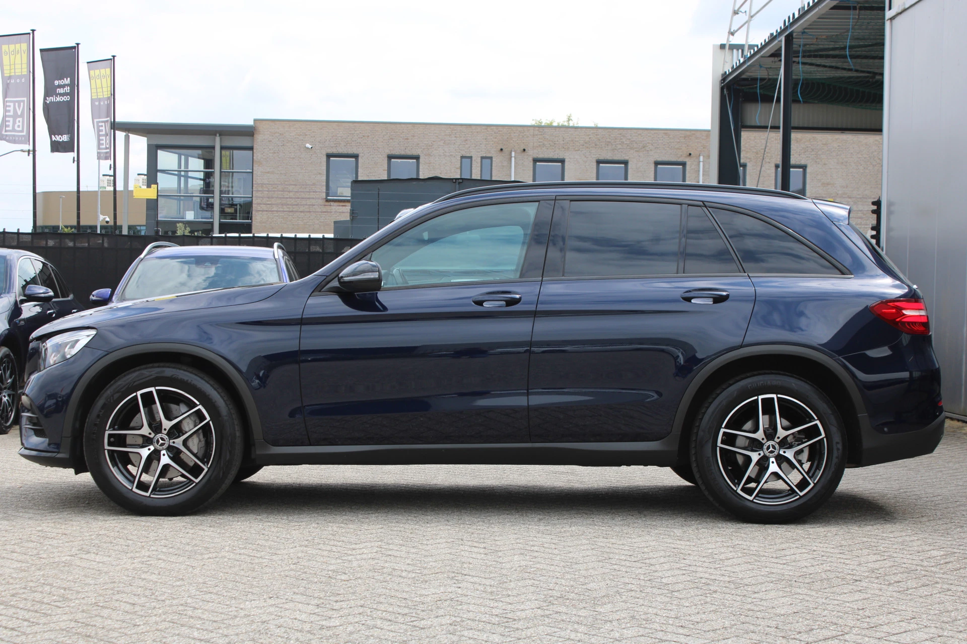 Mercedes-Benz GLC 2019 - 250 4MATIC AMG LINE NIGHT PAKKET COMAND CARPLAY <<NL AUTO>> afbeelding 13