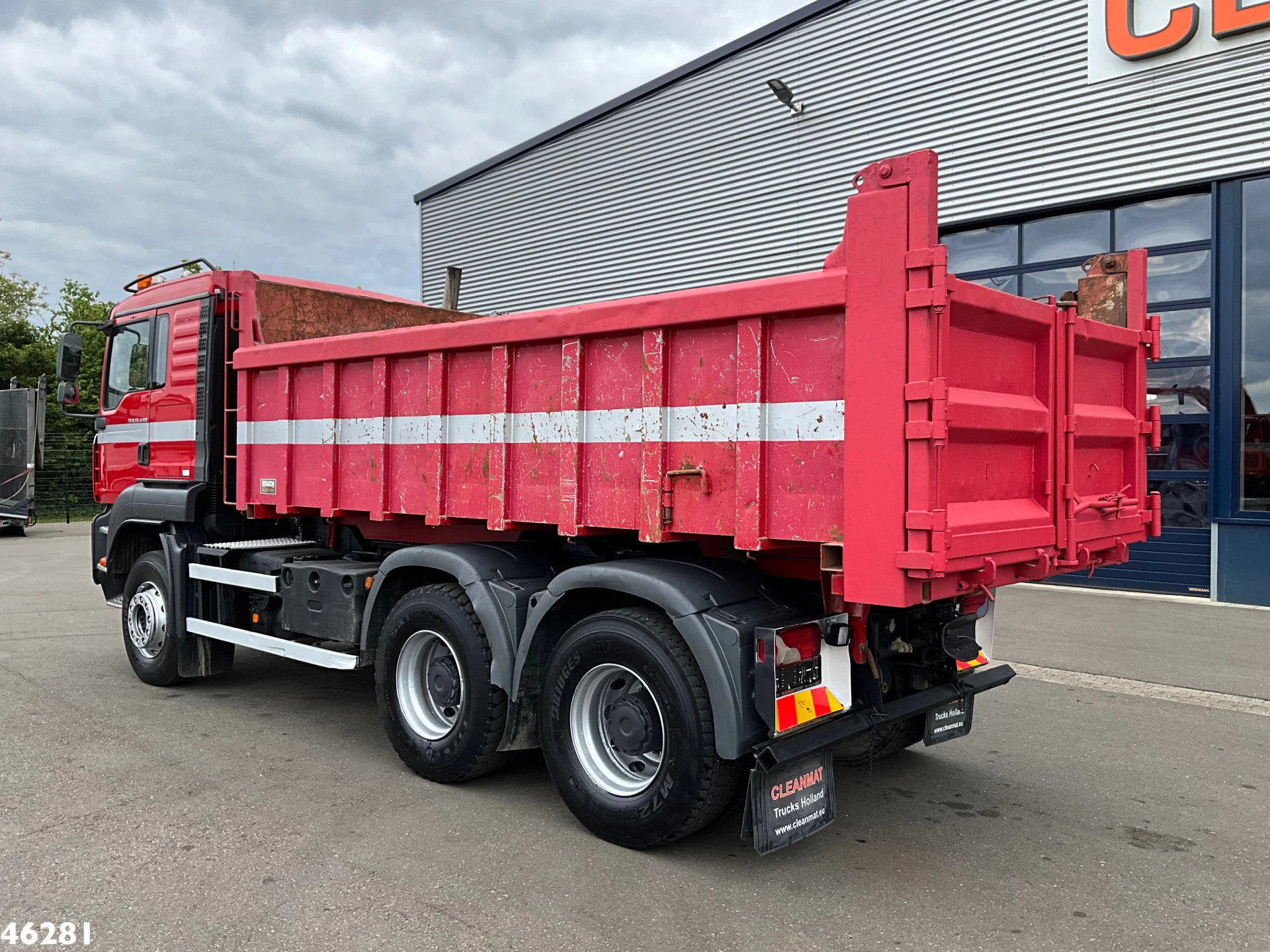 MAN TGA 2007 - 33.440 6x4 Manual Full steel Kipper 12m³ Just 205.947 km! image 4