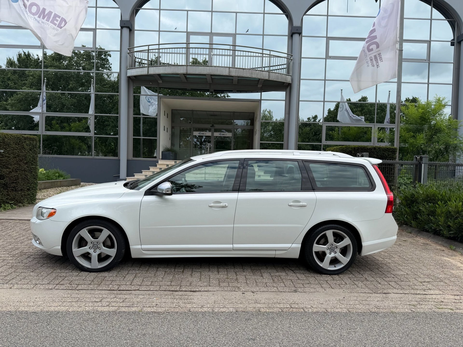 Volvo V70 2011 - 2.0T R-Edition leder int,navi ,trekhaak,apk afbeelding 2