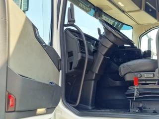 Volvo FH 2023 - 13.500 Globetrotter XL 6x2 - Retarder - Full air - Leather - Camera imagen 9