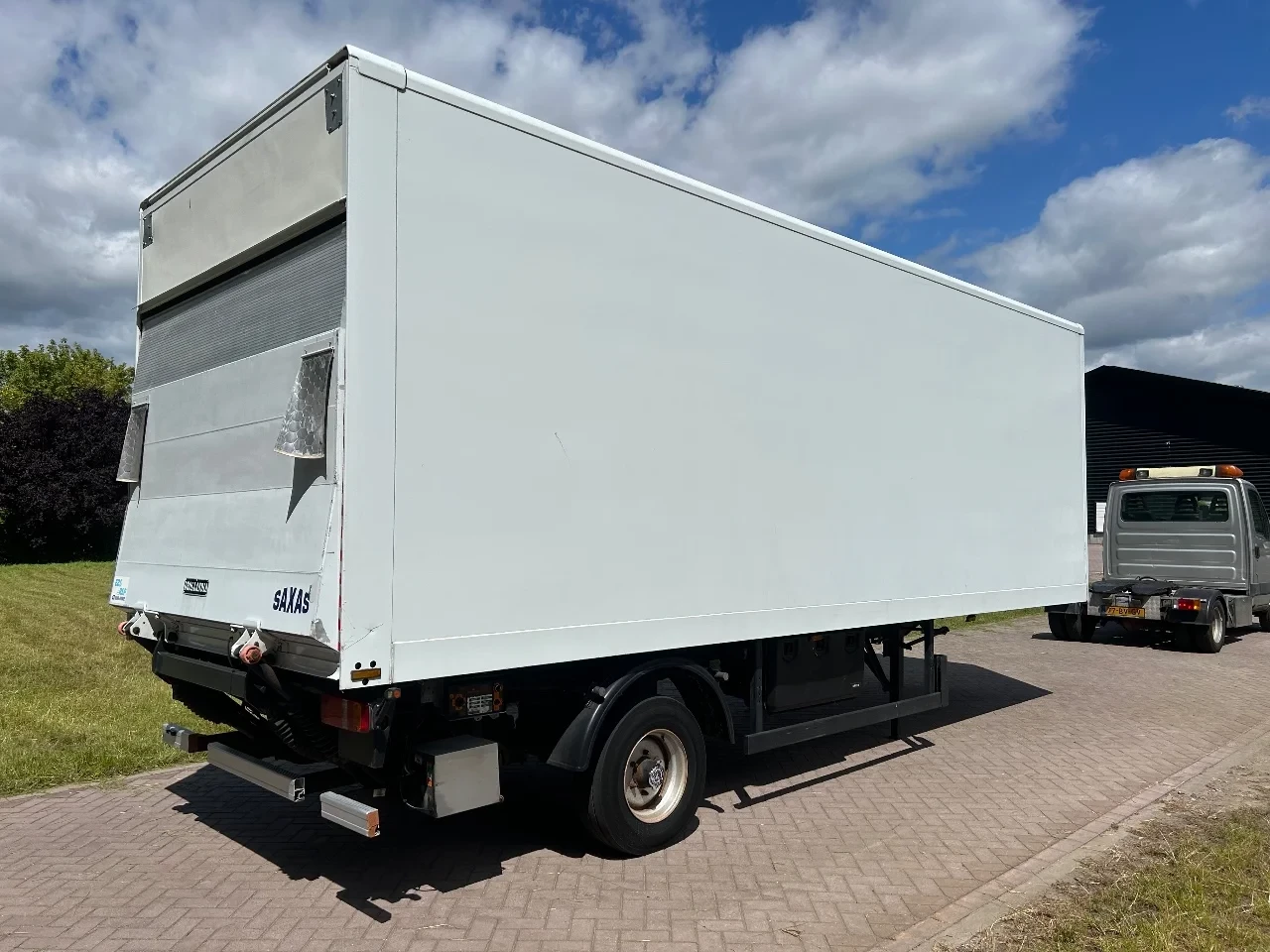 Saxas 2008 - BE OPLEGGER 8.9 TON MET LAADKLEP 1500 KG изображение 4