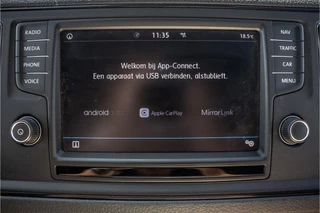 Volkswagen Crafter 2019 - 2.0 TDI L3H3 | Automaat | 177 PK | Highline | LED | Camera | Carplay | PDC | Trekhaak afbeelding 21