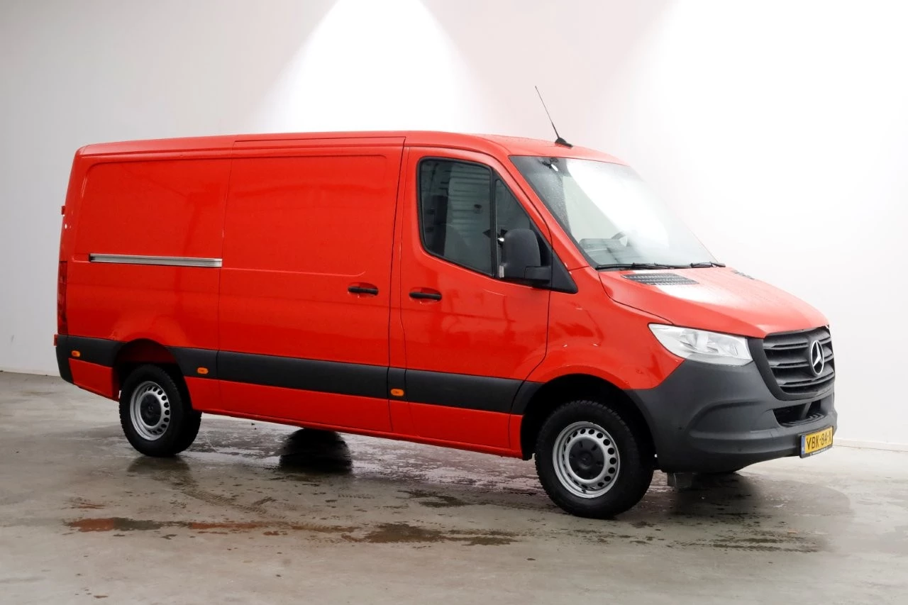 Mercedes-Benz Sprinter 2019 - 314 CDI 143pk E6 RWD L2H1 Navi/Camera/Trekhaak 3500kg 08-2019 Bild 10