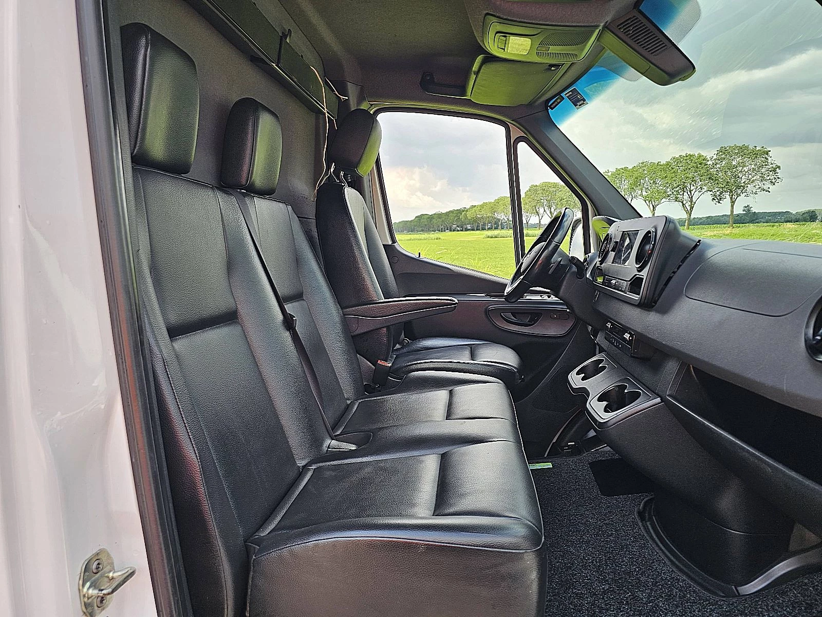 Mercedes-Benz Sprinter 2021 image 7