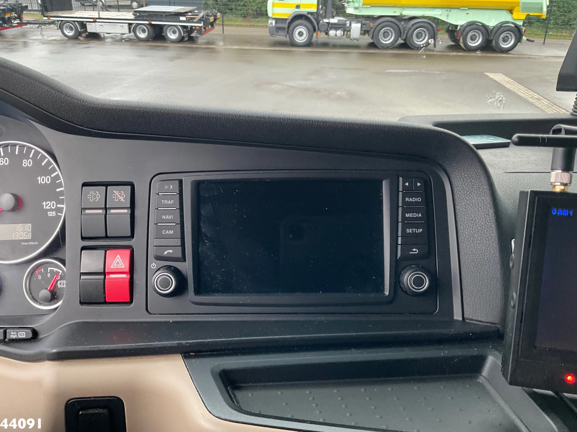 MAN TGX 2020 - 28.510 HMF 50 Tonmeter laadkraan + Fly-Jib Bild 15