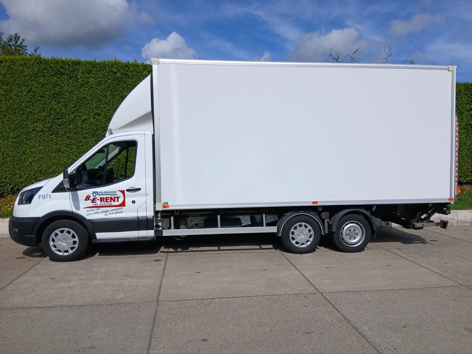 Ford Transit 2024 - Gesloten clixtar 5,2 m. afbeelding 2