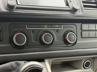 Volkswagen Transporter 2019 - 2.0 TDI 150 PK / L2H1 / DUBBELE CABINE / TREKHAAK / 1e EIG. / AIRCO / CRUISE / ISOFIX / NAVI image 18