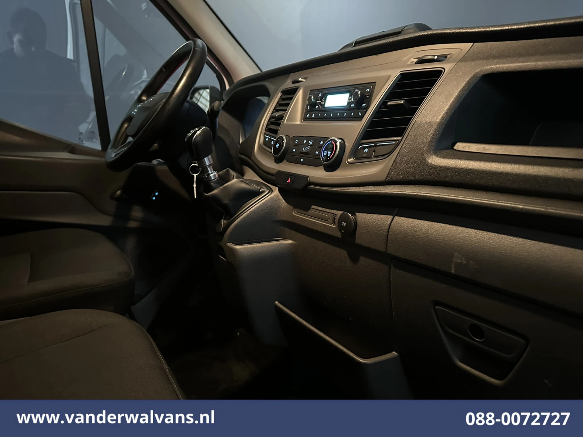 Ford Transit 2022 - 2.0 TDCI 130pk Bakwagen Laadklep Euro6 Airco | 940kg laadvermogen | Cruisecontrol | Verwarmde Voorruit immagine 14