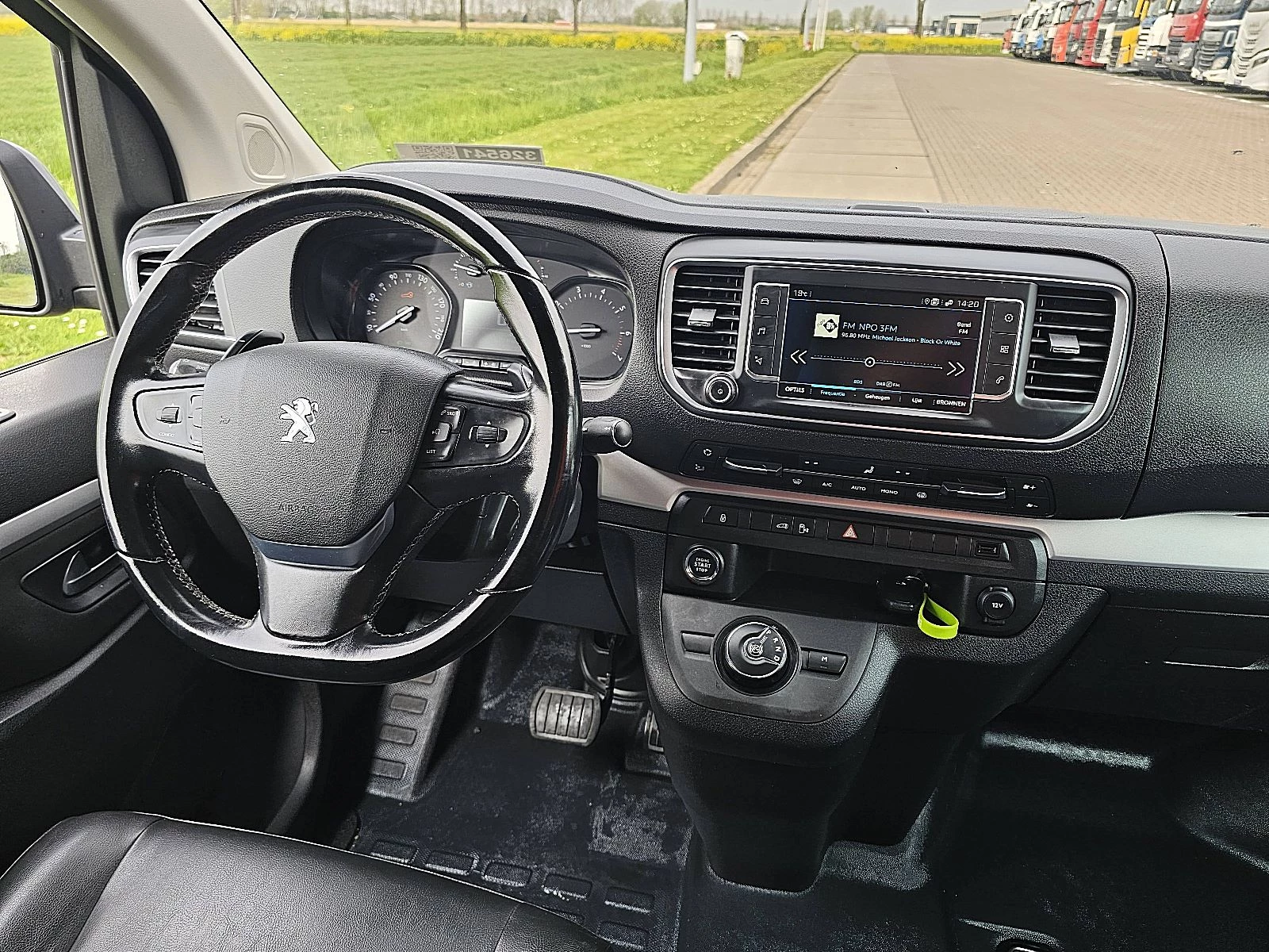 Peugeot Expert 2021 - 2.0 zdjęcie 8