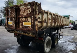 Fruehauf N/A 1999 - 2 Axle , 8 Tyres , Steel Tipper , Spring Suspension , Drum Brakes imagen 3