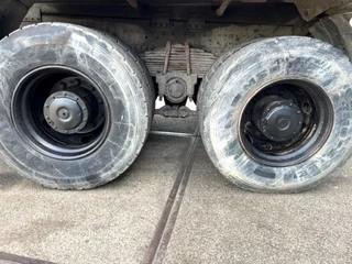 MAN 41.464 F2000 1999 - 8X4 FULL STEEL KIPPER (EURO 2 / ZF16 MANUAL GEARBOX / ZF-INTARDER / FULL STEEL SUSPENSION / REDUCTION AXLES) obrazek 11