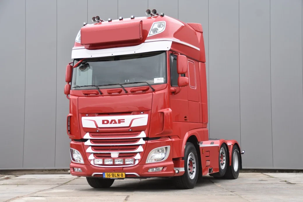 DAF XF480 2018 - SSC 6x2/4 - EURO 6 - 672 TKM - AIRCO - LEATHER SEATS - 2 BEDS - LED LIGHTS - TOP CONDITION - image 1