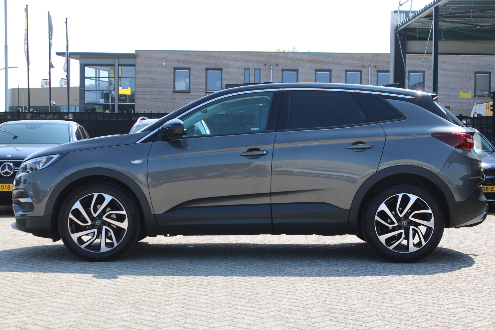 Opel Grandland X 2019 - 1.2 Turbo 130pk Innovation AGR LEDER NAVI CAMERA CARPLAY 19'' TREKHAAK afbeelding 11