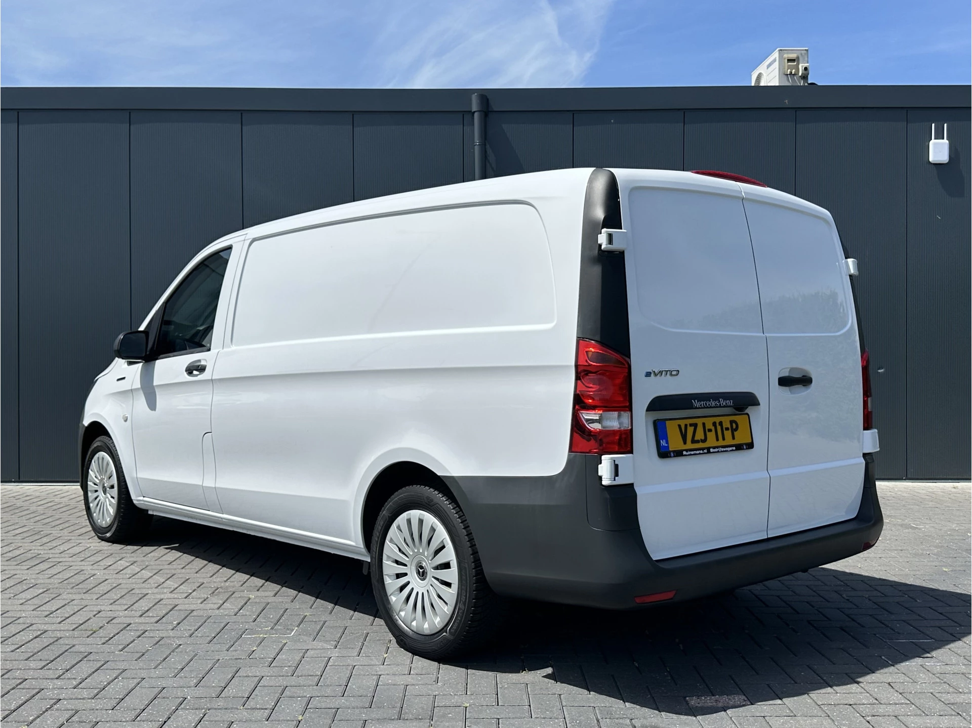 Mercedes-Benz eVito 2023 - 66 kWh / FULL ELECTRIC / SOH 93% / L2H1 / 43.007 KM / INRICHTING / 1e EIG. / CAMERA / 3-ZITS / CRUISE Bild 5
