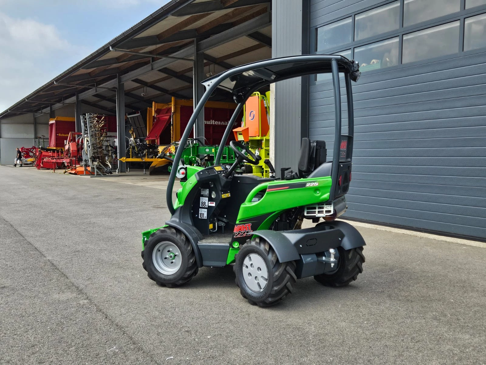 Avant 2025 - 225 mini-lader afbeelding 5