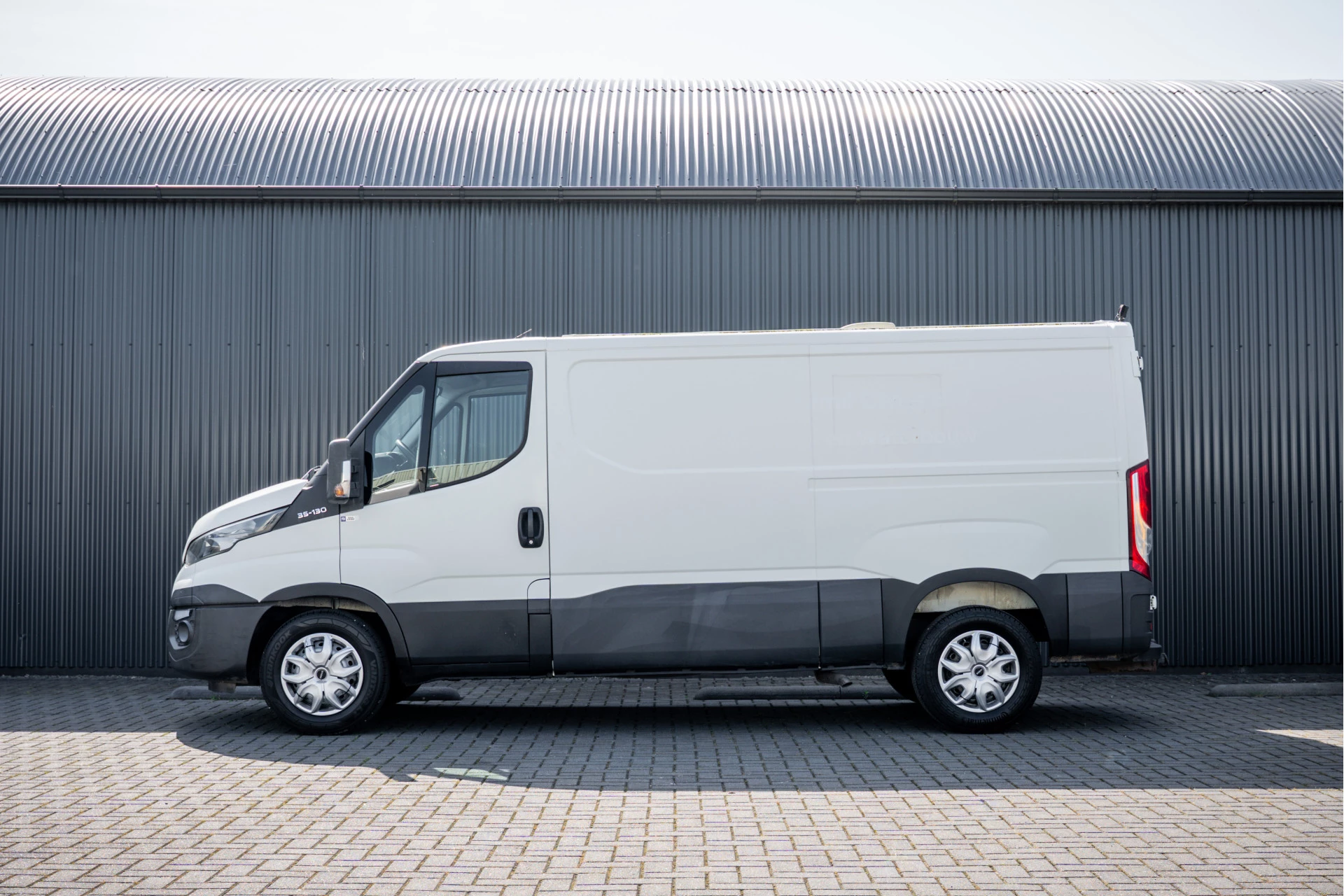 Iveco Daily 2015 - 35S13 L2H1 | 3.5T Trekgewicht | Climate | 3-Zits | Camera | Carplay | Cruise immagine 5