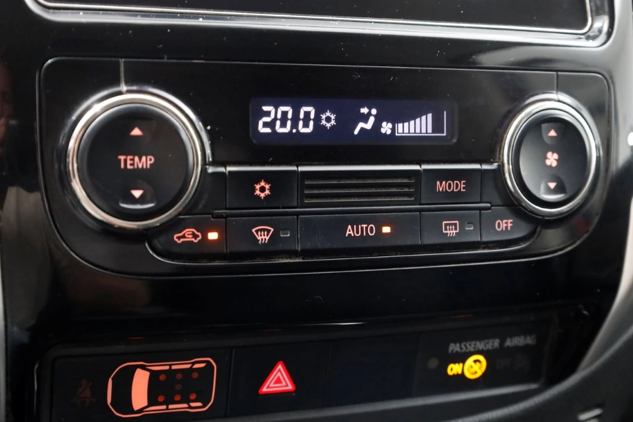 Mitsubishi L200 2018 - 2.4 DI-D 180pk Club Cab Intense 4x4 High/Low Gearing + Diff. Lock 12-2018 afbeelding 17