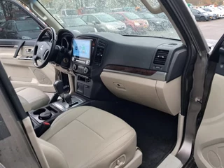 Mitsubishi Pajero 2013 - GLS 3.5 - V6 , 4x4 , 7 Pers. , Full option imagen 9