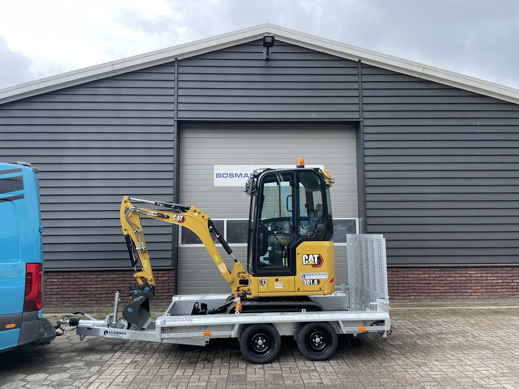Vlemmix 2700 KG 300x150 2 assige machinetransporter NIEUW 2026 afbeelding 1