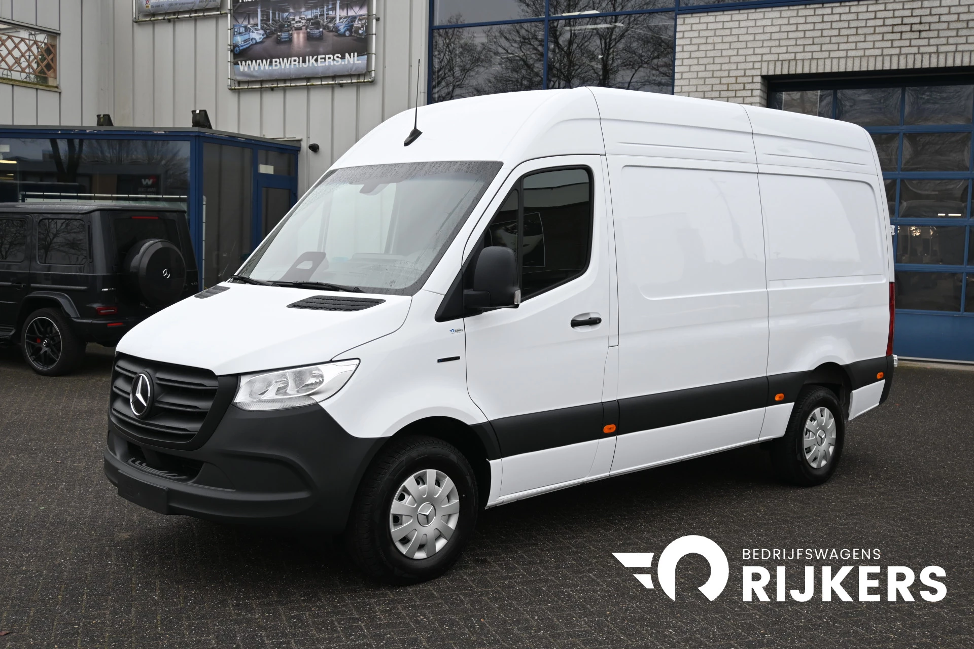Mercedes-Benz eSprinter 2024 - 320 RWD L2H2 Pro 81kWh imagem 1