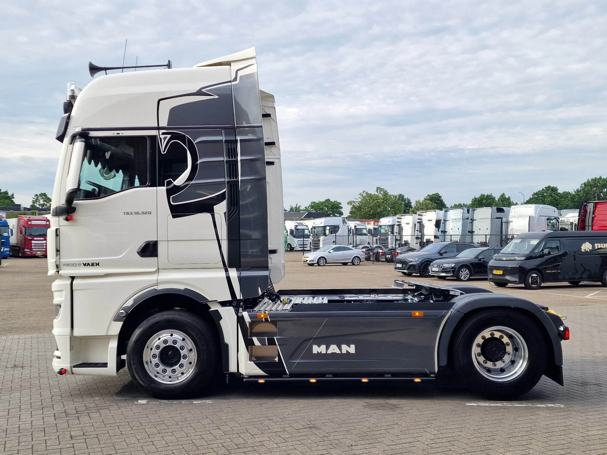MAN TGX 2026 - 18.520 4x2 - NEW - Show truck - Retarder - Night clima - Full air - Navi - PTO prep obrázek 4