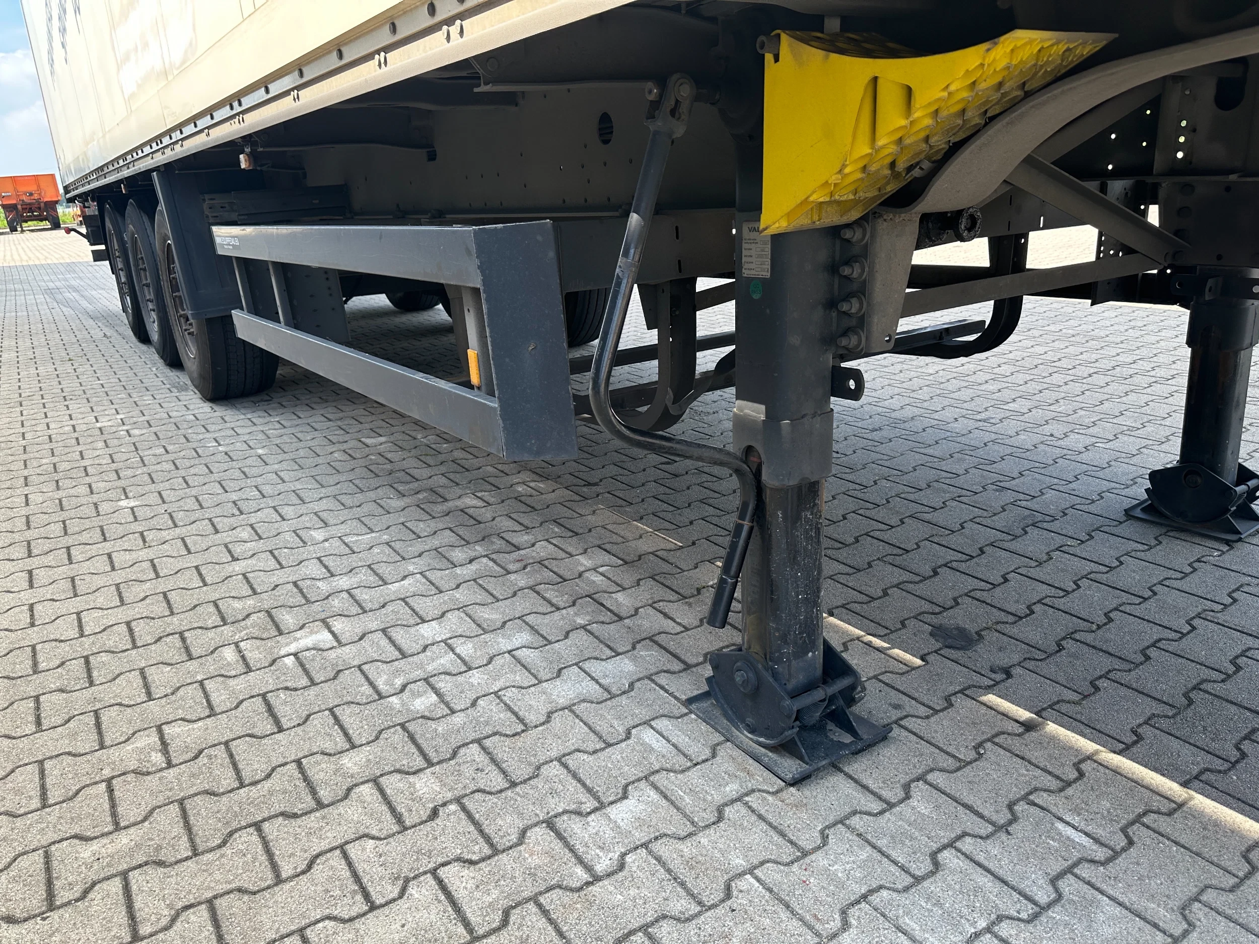 Schmitz Cargobull 2008 - SKO24 / SAF DISC / 2x LIFTAXLE / GALVANIZED / NL-TRAILER Bild 22