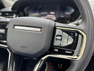 Land Rover Range Rover Velar 2024 - 2.0 P400e R-Dynamic HSE image 17