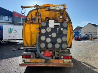 Scania P 1999 - P94-220 4X2 FULL STEEL VEEGMACHINE SWEEPER afbeelding 6