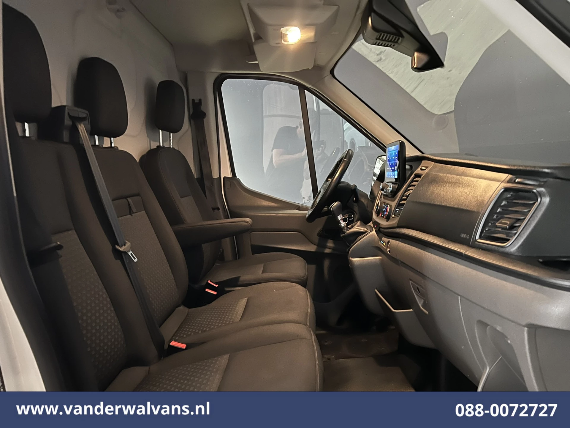Ford Transit 2022 - 2.0TDCI 131pk L4H3 Jumbo Euro6 Airco | Camera | Navigatie | Apple Carplay | Android Auto | Cruisecontrol image 9