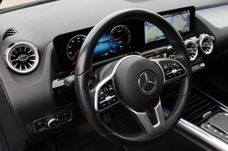 Mercedes-Benz B-Class 2021 - 250e Premium Plus PANORAMADAK LEDER MEMORY DISTRONIC SFEER CARPLAY CAMERA KEY-LESS GO zdjecie 17