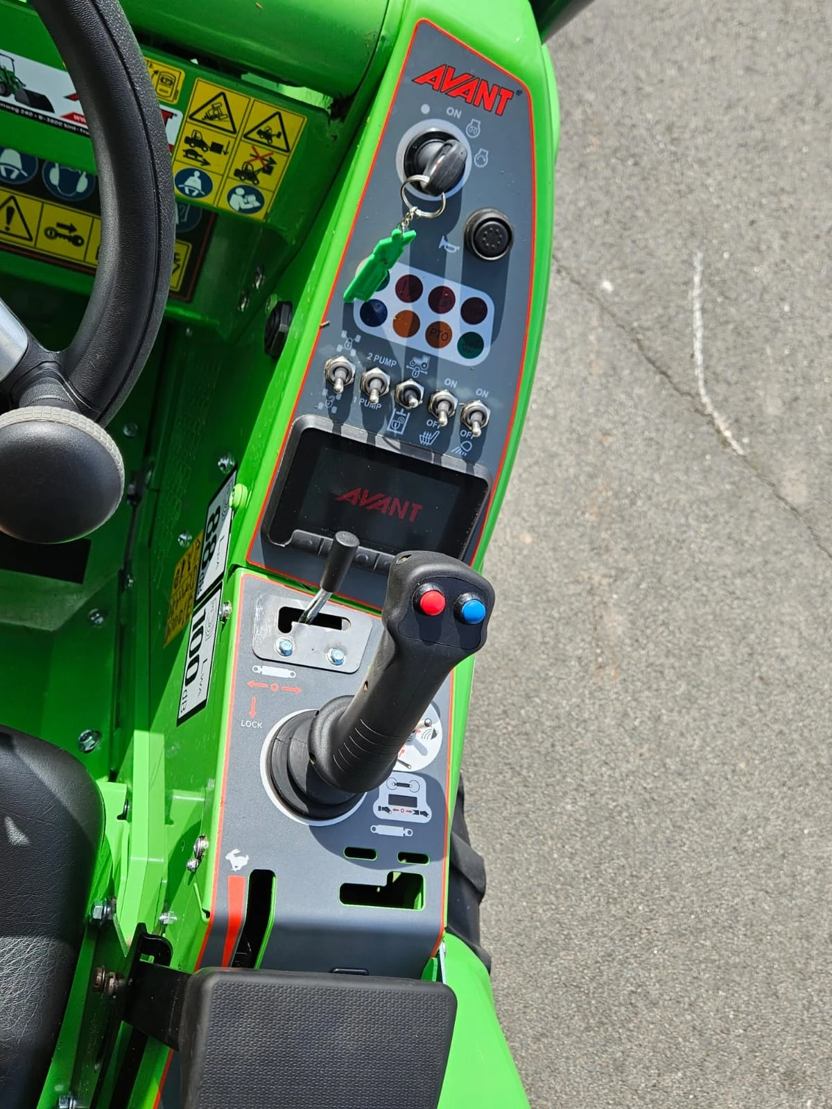 Avant 2024 - 528 TDL+ mini-shovel afbeelding 20