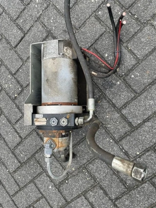 Diverse N/A - VSE POMPUNIT 6.61 CC 185 BAR
ISKRA AML 6208 11.213.118 24V-2.2KW immagine 6