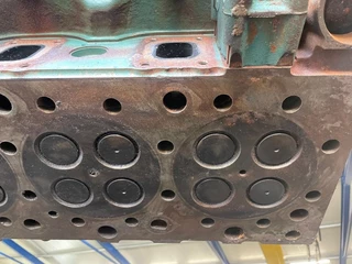 Volvo N/A - 8170101 CYLINDER HEAD D12 obrazek 6