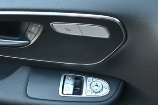 Mercedes-Benz V-Class 2024 - 300d Lang DC Edition obrazek 17