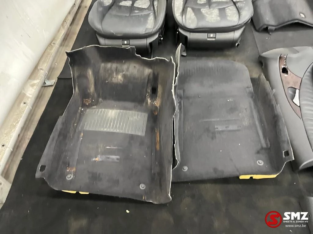Mercedes-Benz 2005 - Occ set interieur met zetels W211SW Mercedes Bild 5