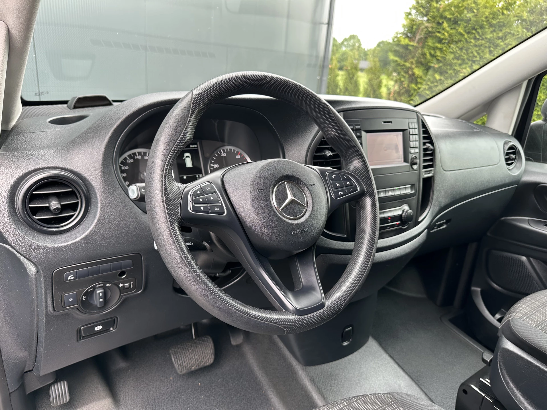 Mercedes-Benz Vito 2019 - 114 CDI 136 PK E6 AUTOMAAT / L2H1 / 1e EIG. / TREKHAAK / CAMERA / 2x SCHUIFDEUR / CRUISE / AIRCO Bild 8