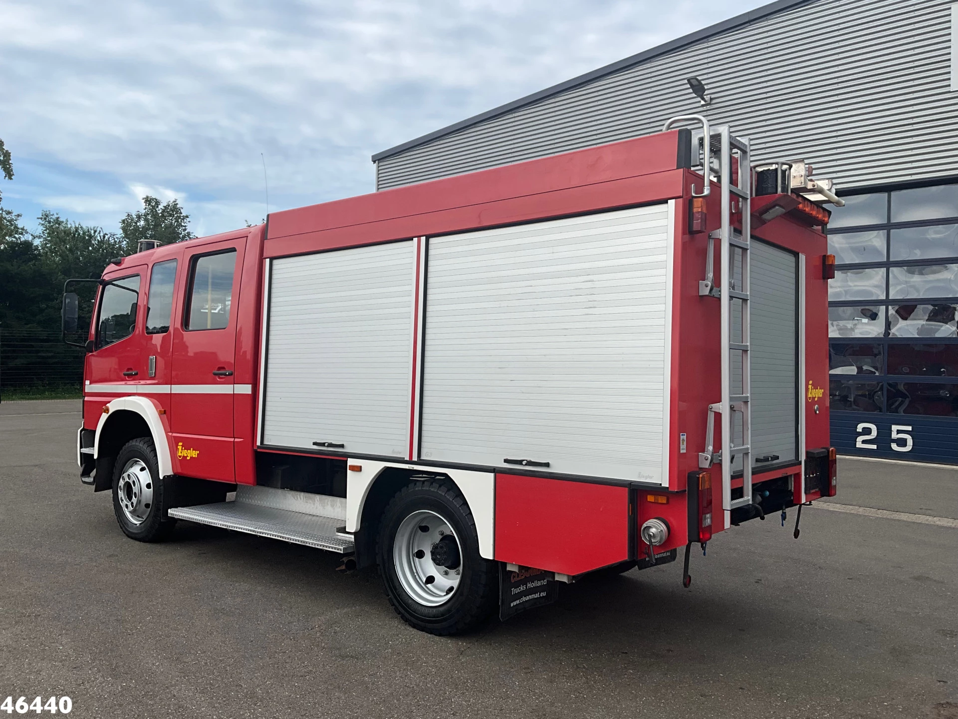 Mercedes-Benz Atego 2002 - 918 4x4 ZIEGLER Brandweer / materiaalwagen Just 20.105 km! image 17
