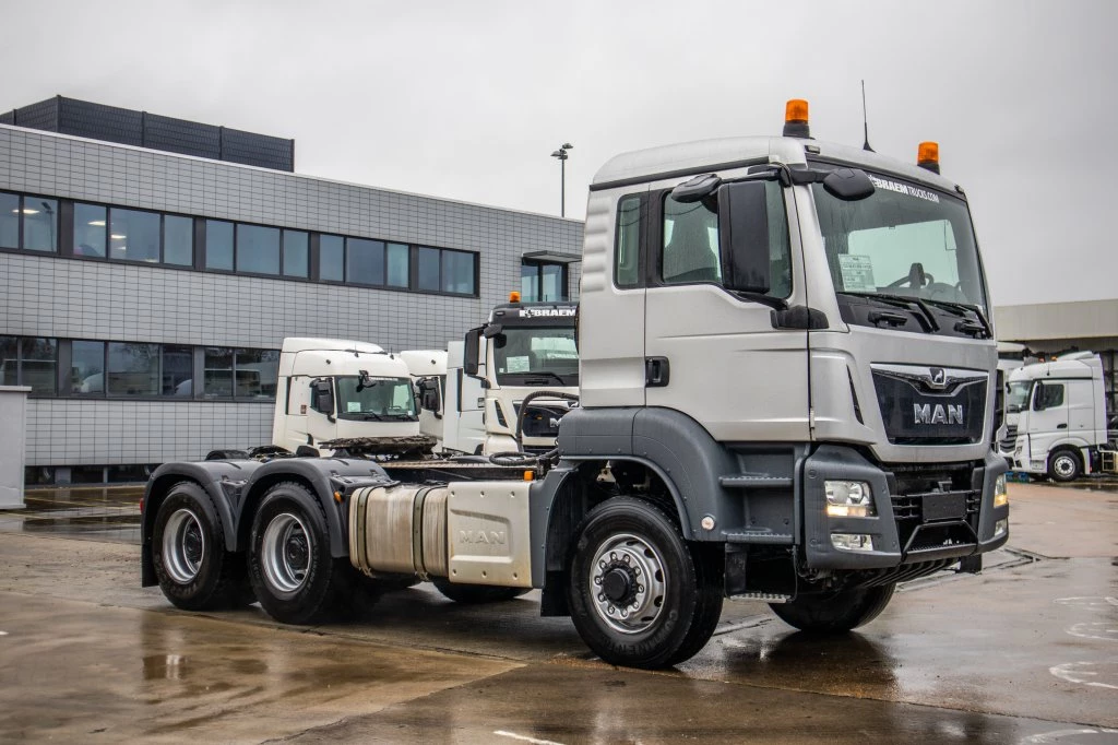 MAN TGS 2020 - 26.470 6X6H +HYDR imagen 2