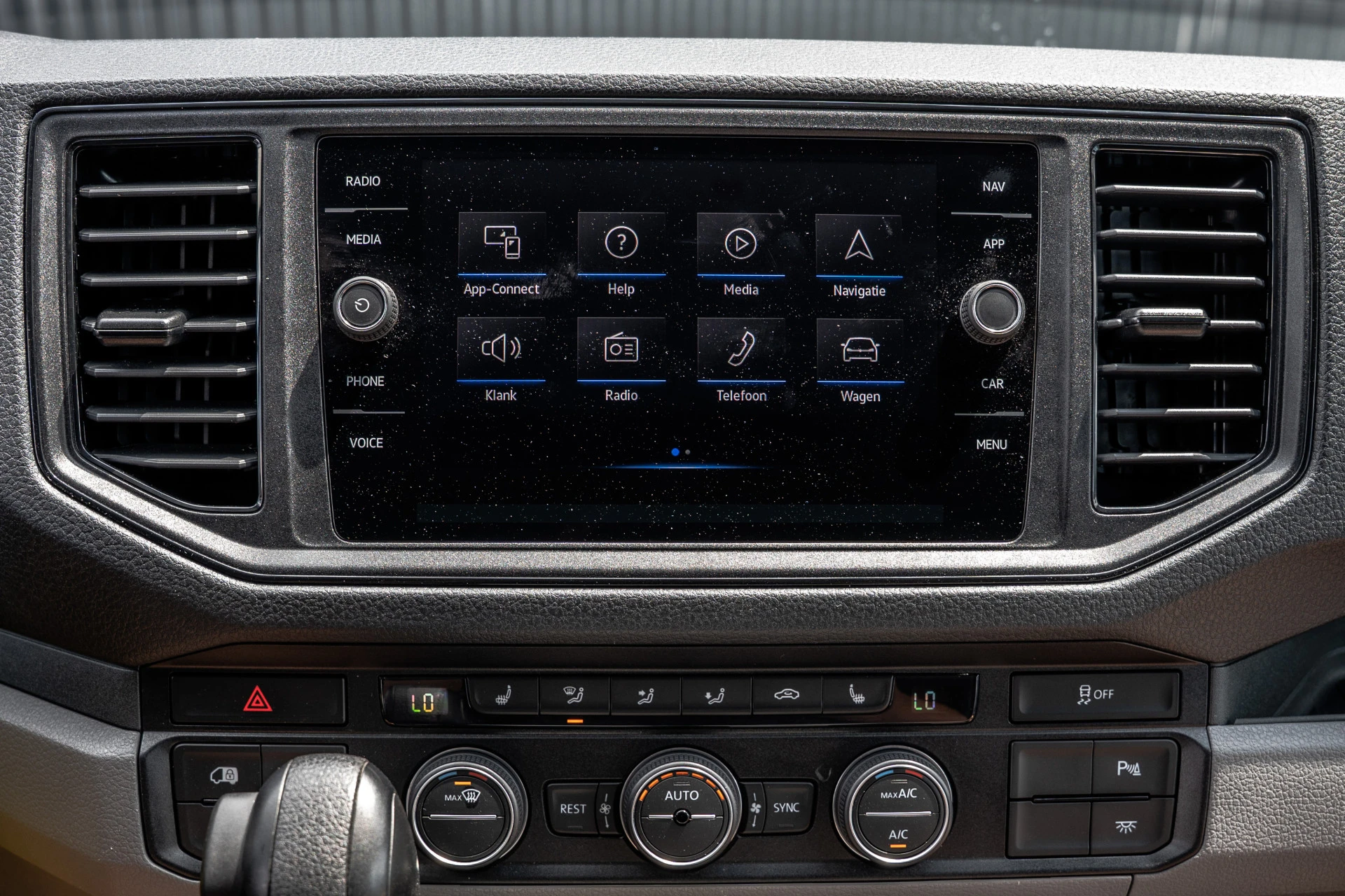 Volkswagen Crafter 2023 - 2.0 TDI XL L5H3 | 177 PK | Rijplaten | Automaat | LED | Camera | Carplay | Schuifdeur L+R | PDC | Trekhaak afbeelding 23