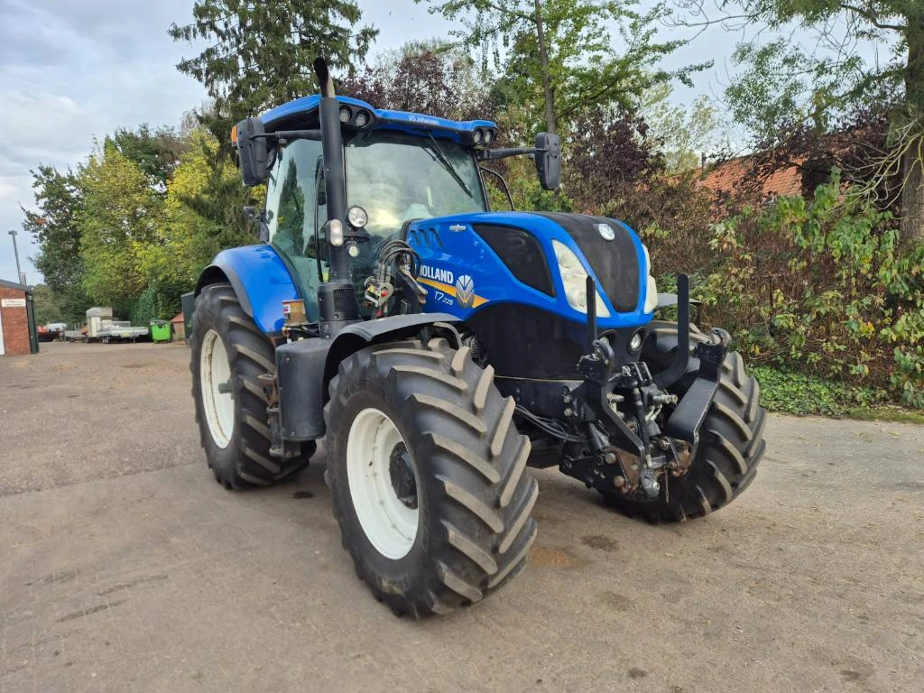 New Holland 2016 - T7.225 AutoCommand image 1