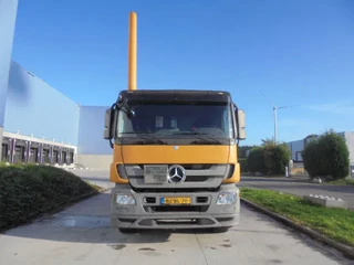 Mercedes-Benz Actros 2011 - 2532 LENA ADR bild 2